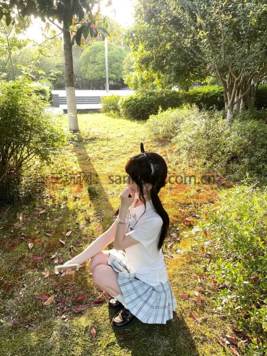 荷包蛋舞夏未央白色POLO衫种草姬图