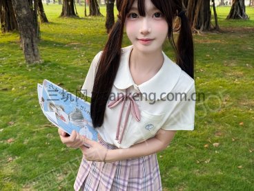 WUOE舞鸥羽阁舞竹泡泡娃娃领JK衬衫模特图